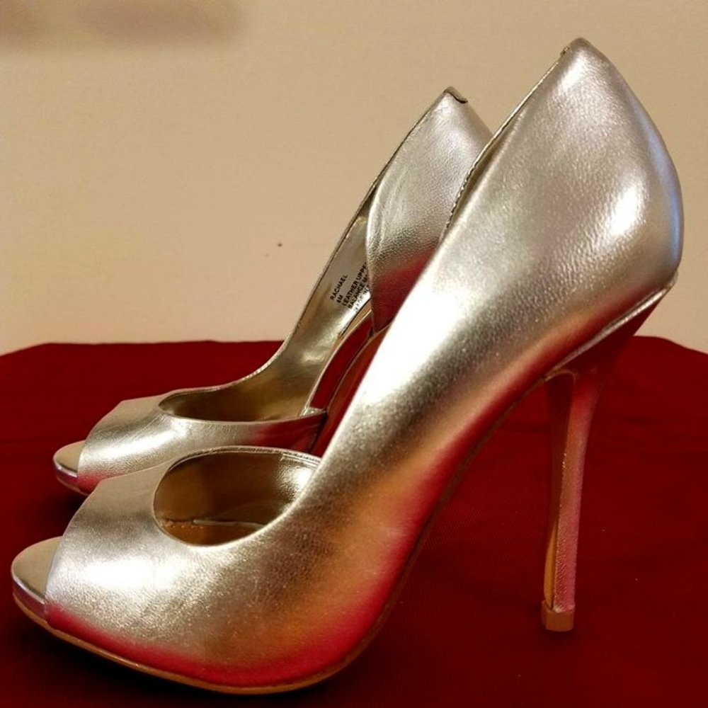 Women's Silver dress pumps Size 6